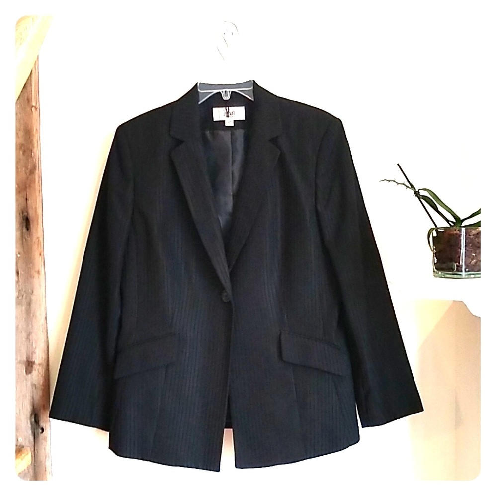 Le Suit black pinstripe pant suit 12P